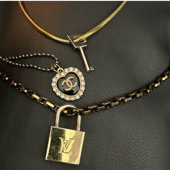 Louis Vuitton rare lock and key set bundle - Picture 14 of 15